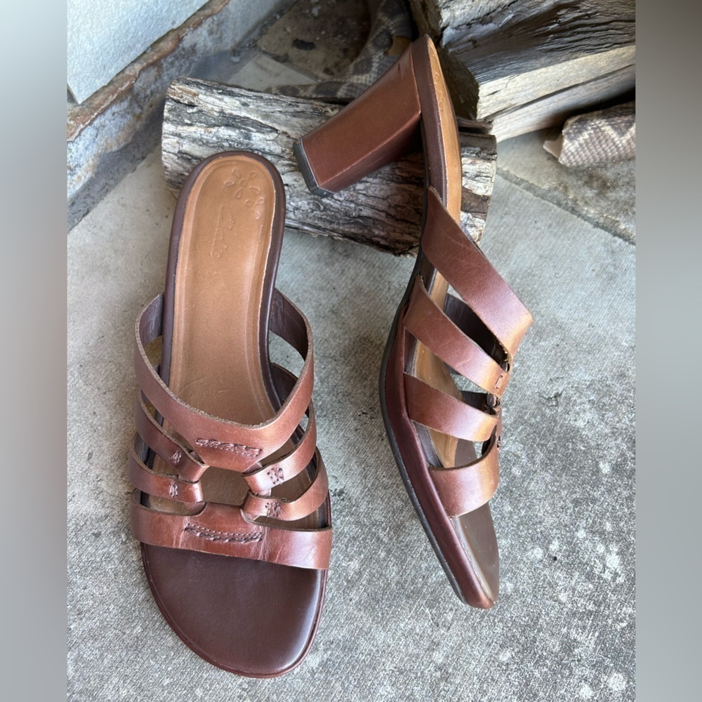 Clarks Brown soft leather Slip-On casual Sandals Sz-7 (UK 5). H